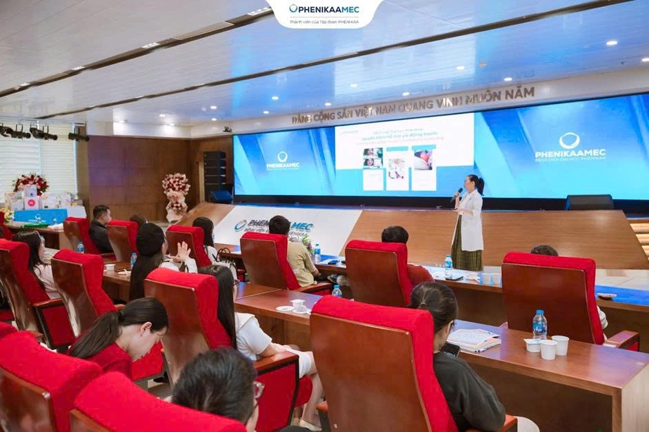 Tham dự Lớp học tiền sản tháng 12 PhenikaaMec, nhận quà giá trị và ưu đãi gói thai sản